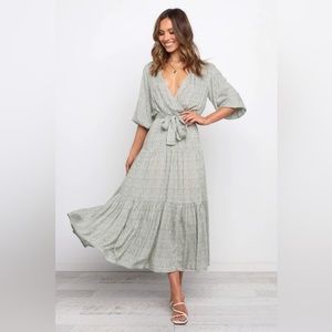 NEW WOMEN PETAL AND PUP HADYN DRESS SIZE / M and S